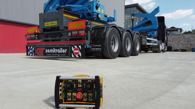 GT CONTAINER SIDELIFTER SEMI TRAILER
The side loader is a kind of construction machine that allows to move the load sideways. It facilitates the transportation of products such as steel beams or long wooden planks. Sidelifter is a semi-trailer used to transport and lift containers over long distances. Side loaders produced by Gt semitrailer consist of quality materials. With its large volume and durability, you can go up in your business with professional transportation with GT's sidelifter side loader semi-trailers.


