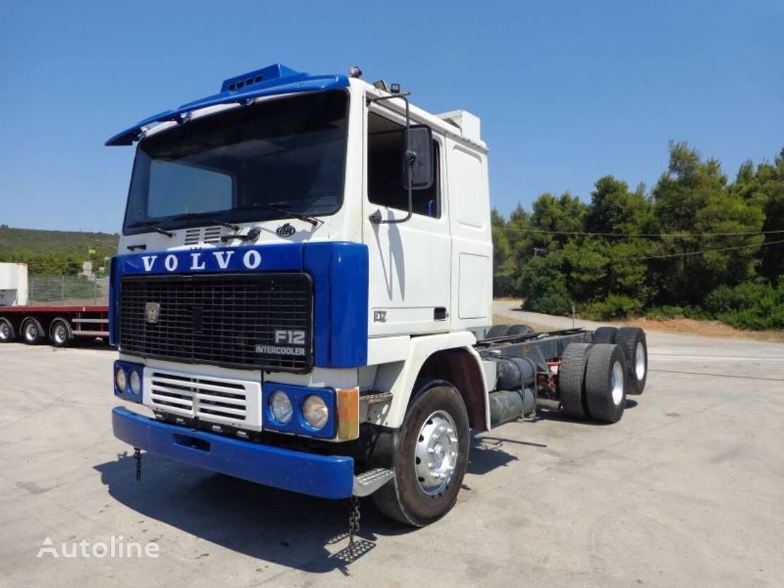 nákladné auto podvozok Volvo F12