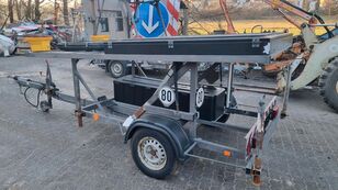 príves na prepravu stavebných strojov NISSEN VLT LED Verkehrsleittafel